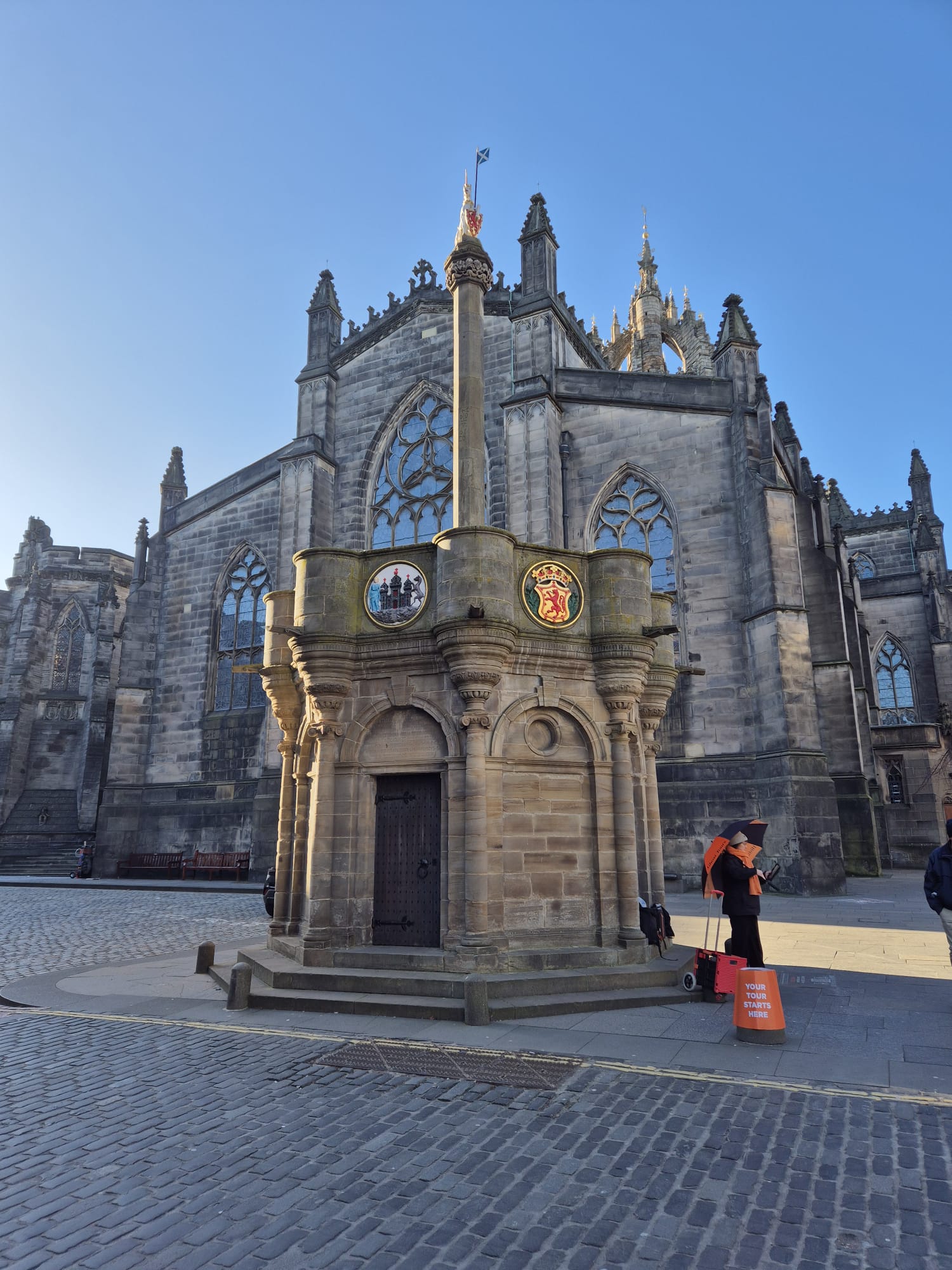 Mercat Cross and St Giles' Cathedral