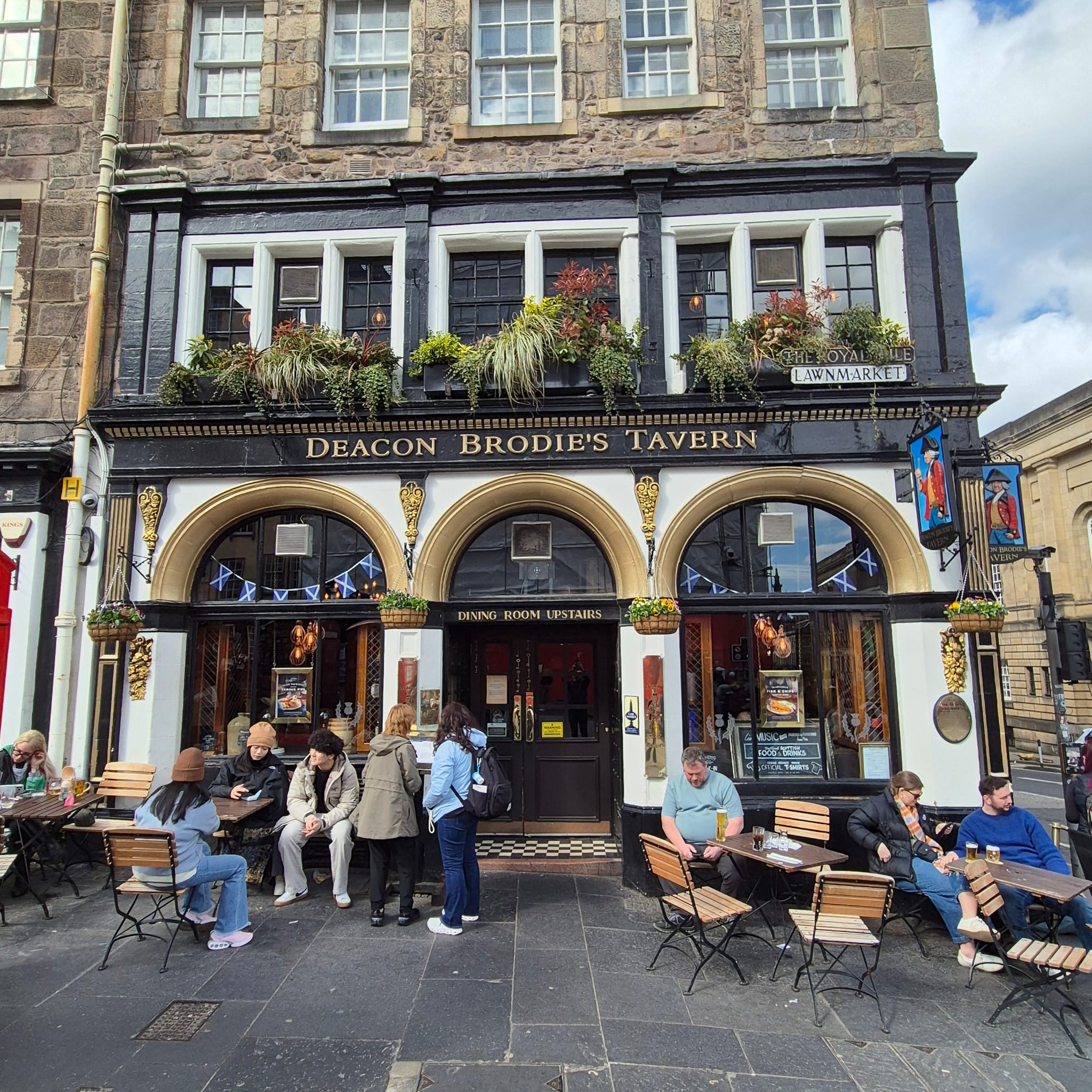 Deacon Brodie's Tavern