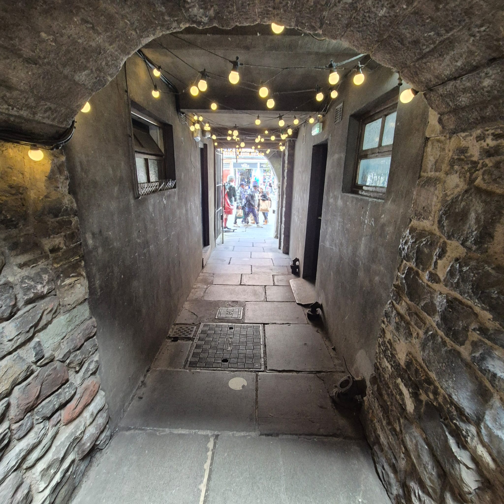 A Royal Mile close